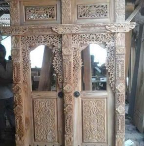 gebyok jendela dua daun kaca