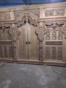 Gebyok ukir 4 meter dan estetika