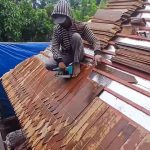 Sirap kayu ulin kuat dan tahan cuaca